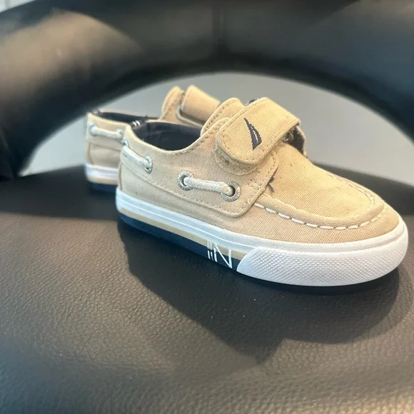 Nautica Kids Tan Sneakers - Picture 2 of 6